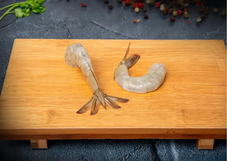 PUD Tail-On (Pelado, sin desvenar, con cola)